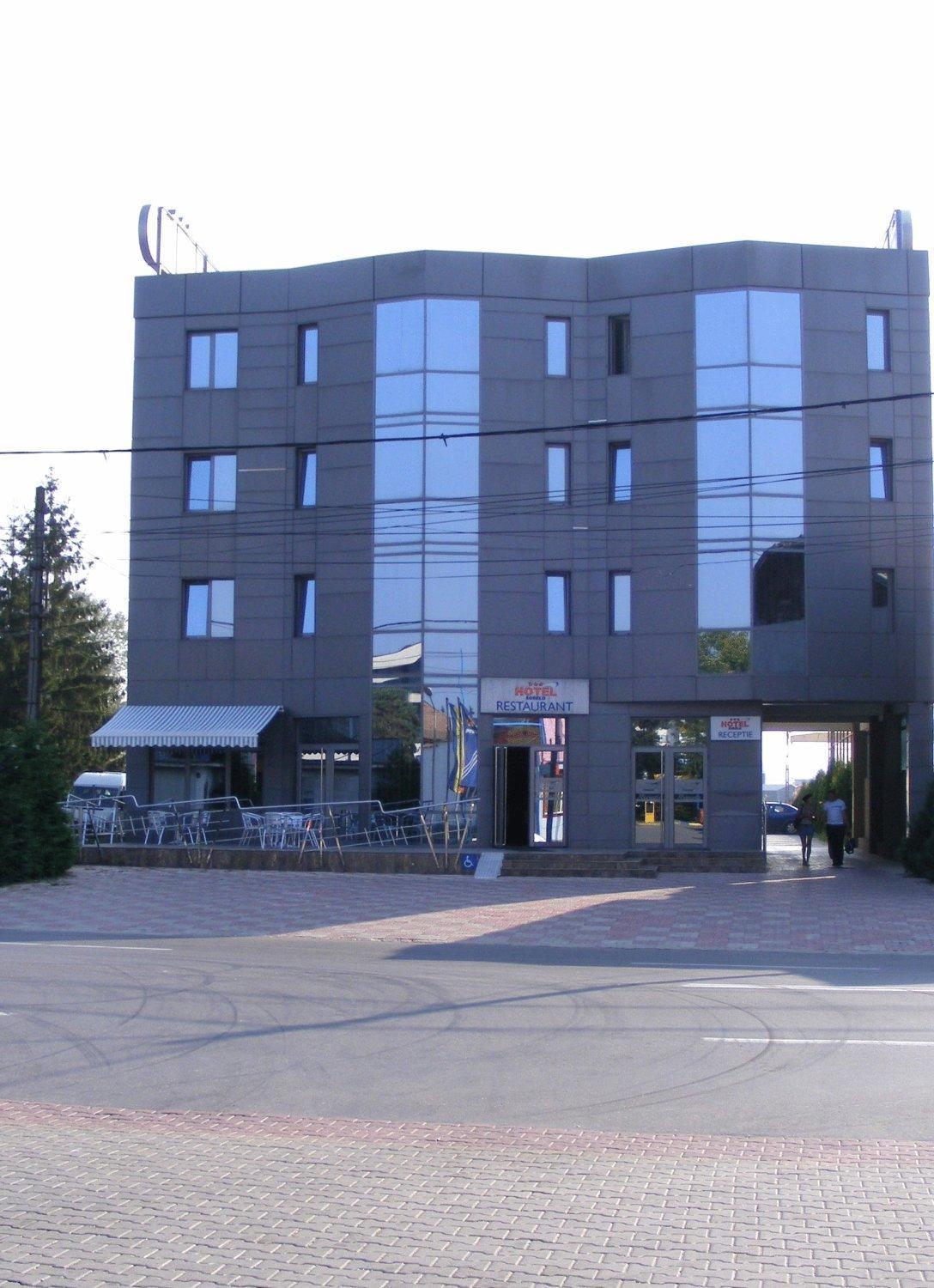Hotel Sorelo Piteşti Exterior foto